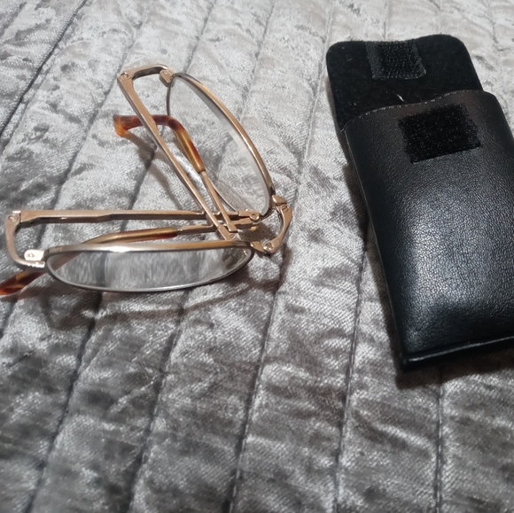 Readers - Picture 2 of 6